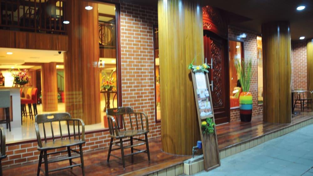 Lullaby Inn Silom Banguecoque Exterior foto