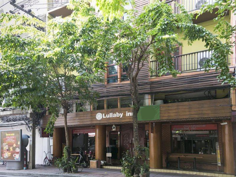 Lullaby Inn Silom Banguecoque Exterior foto