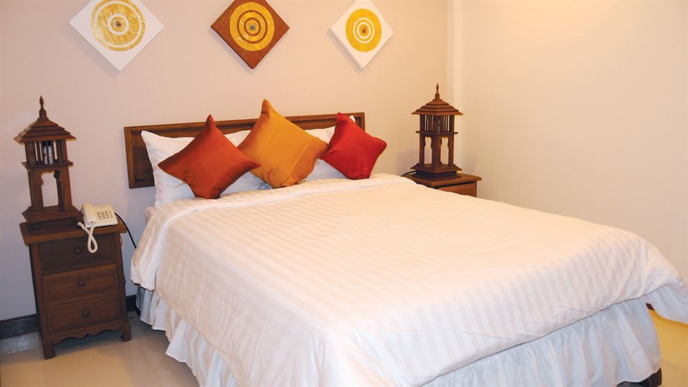 Lullaby Inn Silom Banguecoque Exterior foto