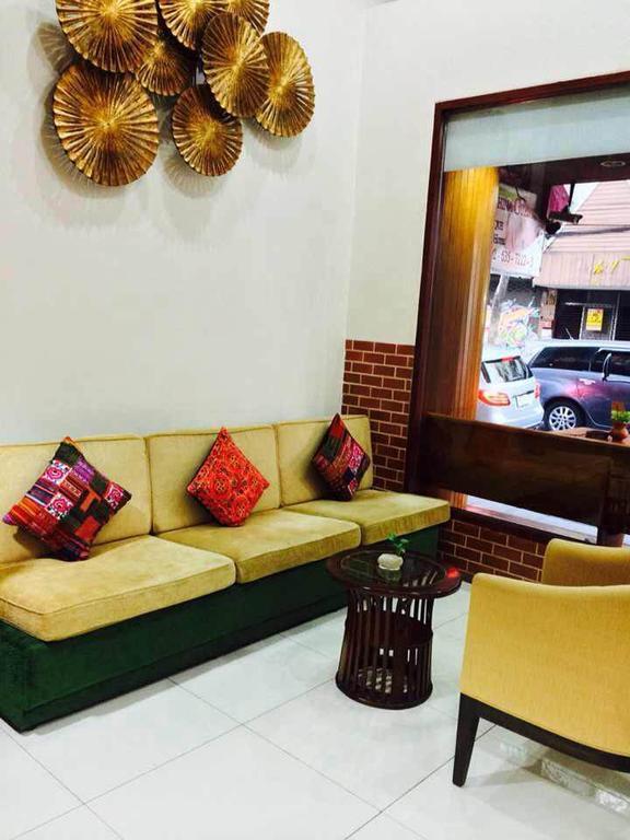 Lullaby Inn Silom Banguecoque Exterior foto