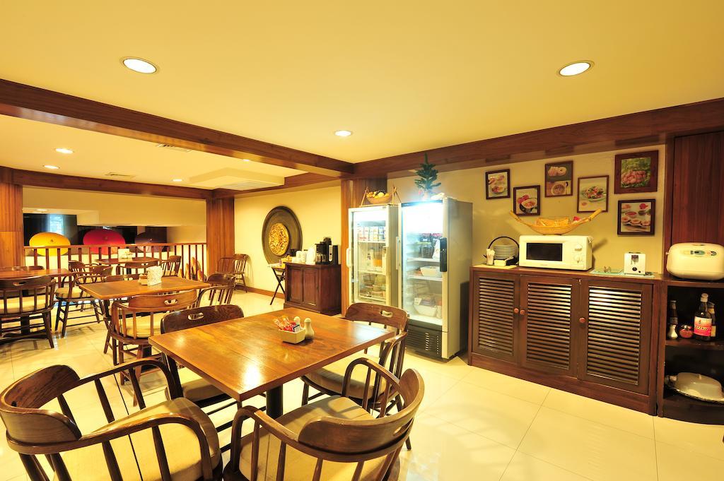 Lullaby Inn Silom Banguecoque Exterior foto